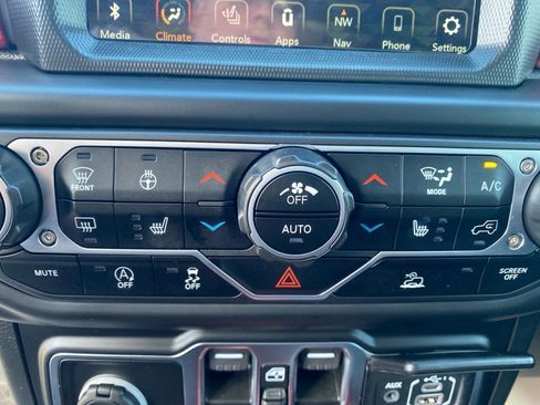 Used 2023 Jeep Gladiator Sport AWD/4WD image 14