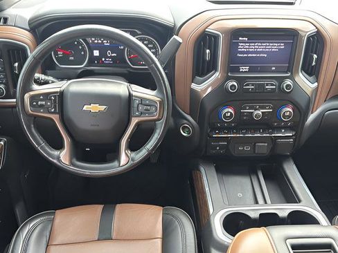 Used 2019 Chevrolet Silverado 1500 High Country w/ Technology Package AWD/4WD image 19