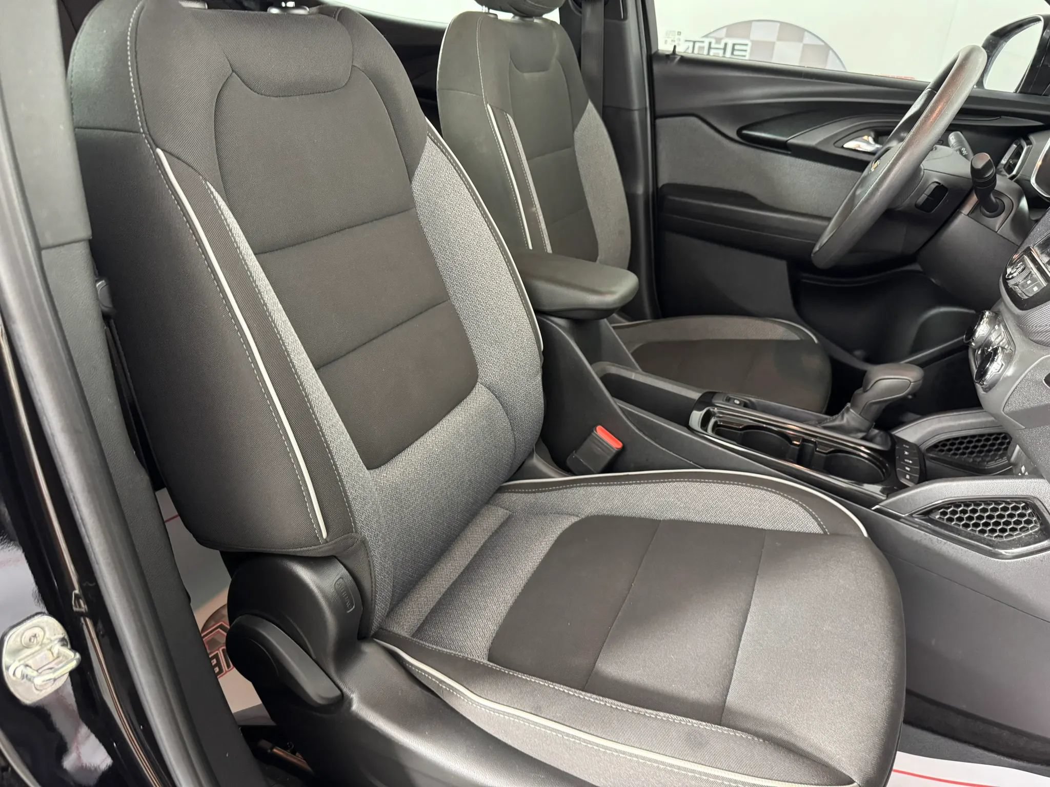 Used 2022 Chevrolet TrailBlazer LT w/ Convenience Package AWD/4WD image 32