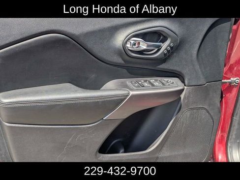 Used 2020 Jeep Cherokee Limited w/ Technology Group AWD/4WD image 15