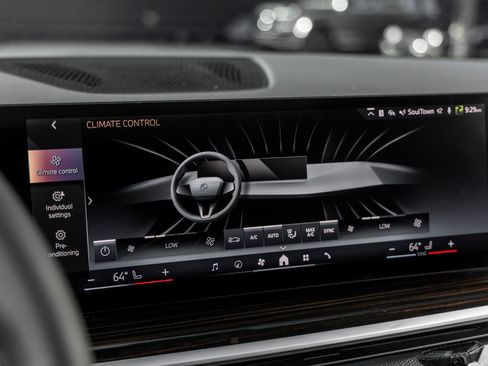 Used 2025 BMW X5 sDrive40i w/ M Sport Package image 28