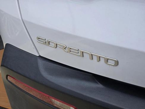 Used 2023 Kia Sorento LX FWD image 13