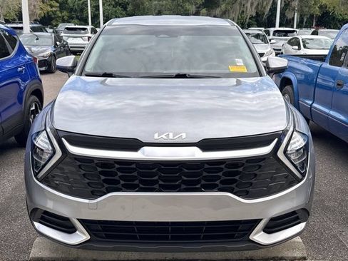 Used 2023 Kia Sportage LX FWD image 2