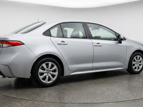 Used 2025 Toyota Corolla LE FWD image 9