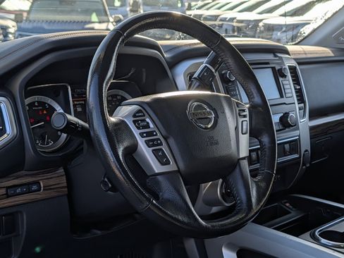 Used 2019 Nissan Titan SL w/ Texas Titan Edition image 25