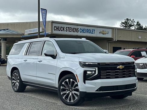 Certified 2026 Chevrolet Suburban High Country AWD/4WD image 13