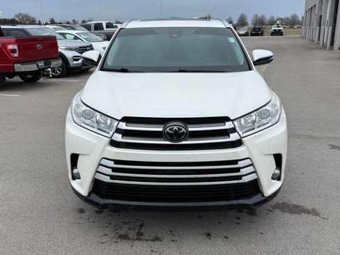Used 2018 Toyota Highlander XLE image 24