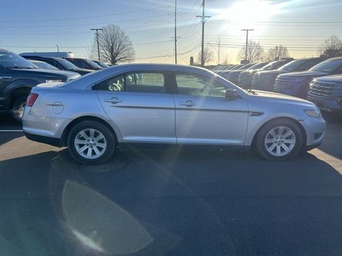 Used 2011 Ford Taurus SE image 4