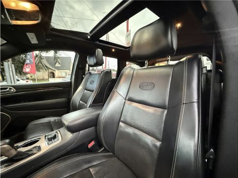 Used 2017 Jeep Grand Cherokee Overland w/ Jeep Active Safety Group image 19