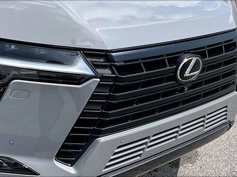 Used 2024 Lexus GX 550 w/ Accessory Package (2T) AWD/4WD image 34