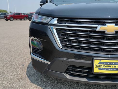 Used 2023 Chevrolet Traverse LT AWD/4WD image 3