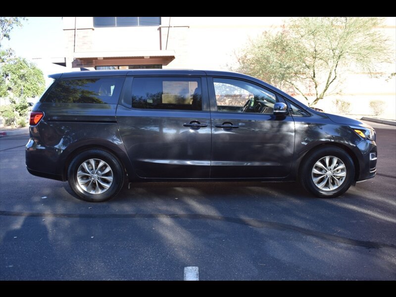 Used 2020 Kia Sedona LX FWD image 1