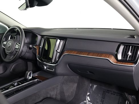 Certified 2025 Volvo V60 B5 Cross Country Plus AWD/4WD image 22