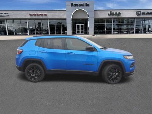 New 2026 Jeep Compass Latitude image 2