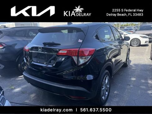 Used 2022 Honda HR-V LX image 2