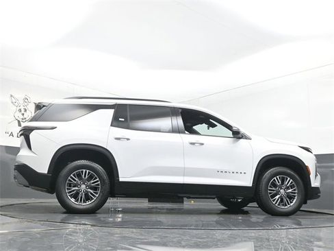 New 2026 Chevrolet Traverse LT w/ LPO, Floor Liner Package image 32