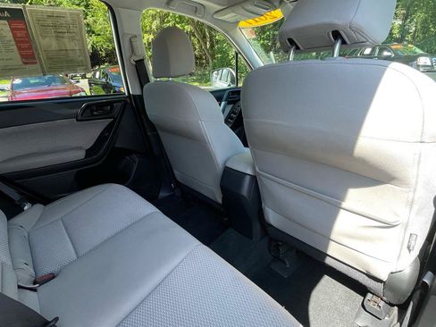 Used 2017 Subaru Forester 2.5i Premium AWD/4WD image 31