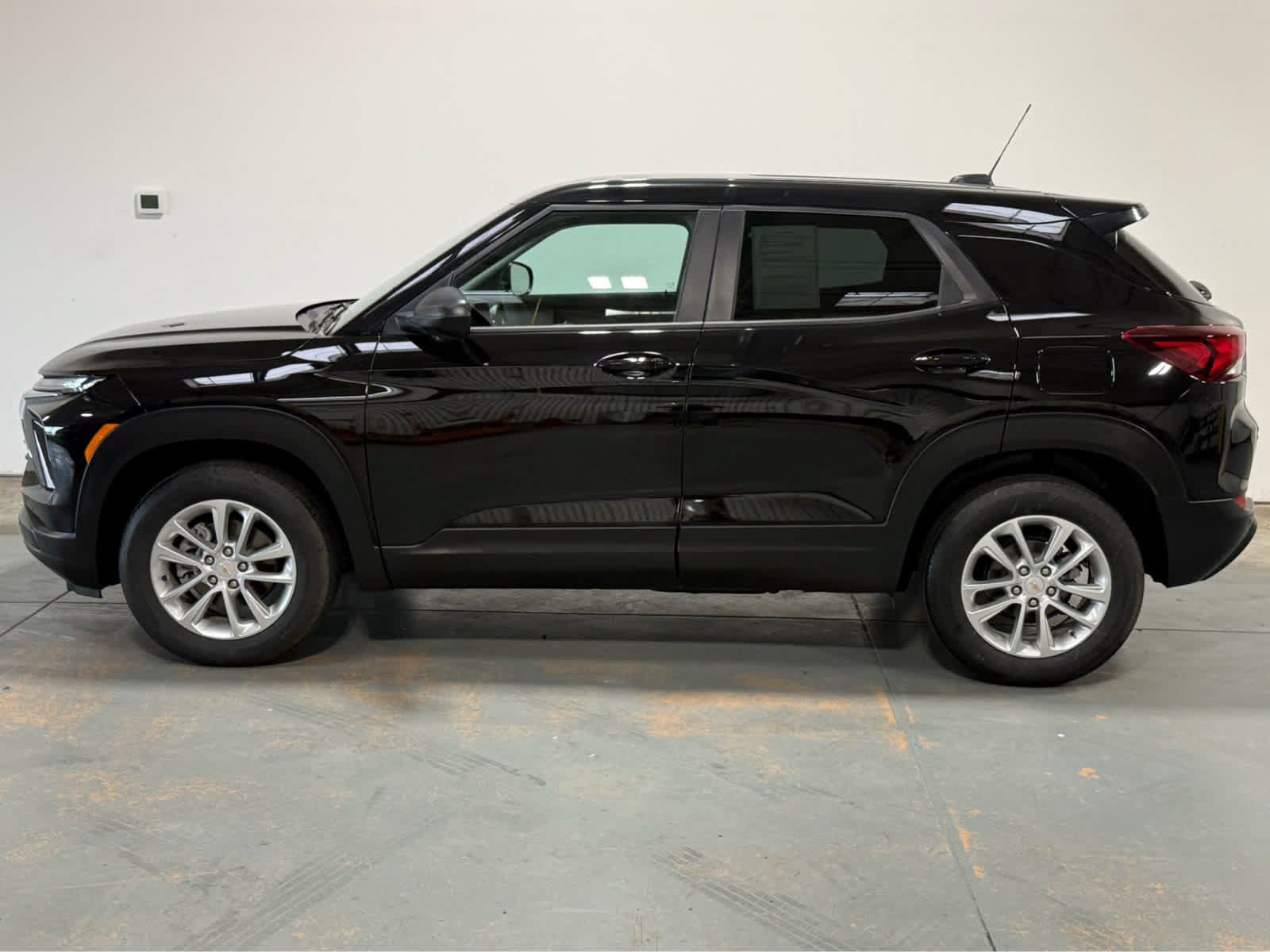 Used 2026 Chevrolet TrailBlazer LS w/ LS Convenience Package AWD/4WD image 2