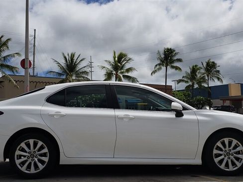 Used 2018 Toyota Camry LE FWD image 5