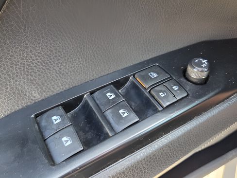 Used 2019 Toyota Camry SE w/ Convenience Package FWD image 28