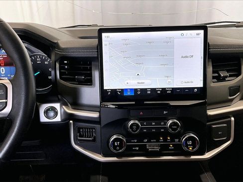 Certified 2023 Ford Expedition XLT image 5