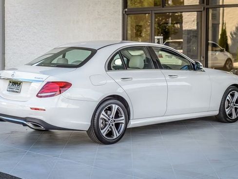 Used 2020 Mercedes-Benz E 350 4MATIC Sedan image 9