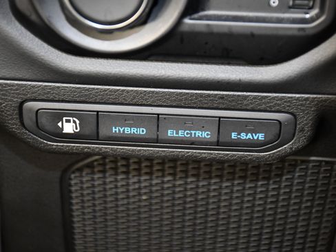 Used 2024 Jeep Wrangler Unlimited Sahara AWD/4WD image 35