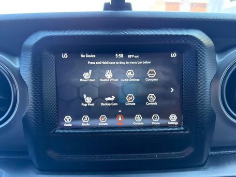 Used 2022 Jeep Gladiator Sport AWD/4WD image 30