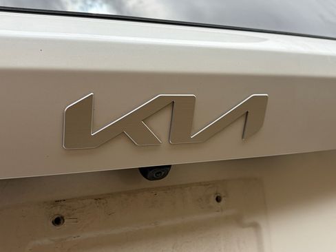 Certified 2022 Kia Sorento S FWD image 8