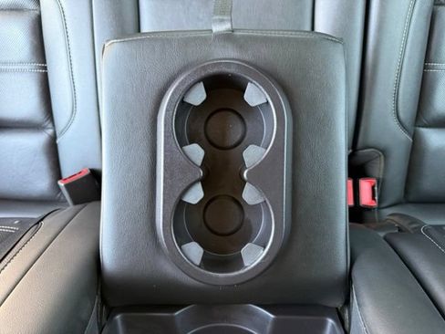 Used 2019 GMC Sierra 2500 Denali w/ Duramax Plus Package AWD/4WD image 10