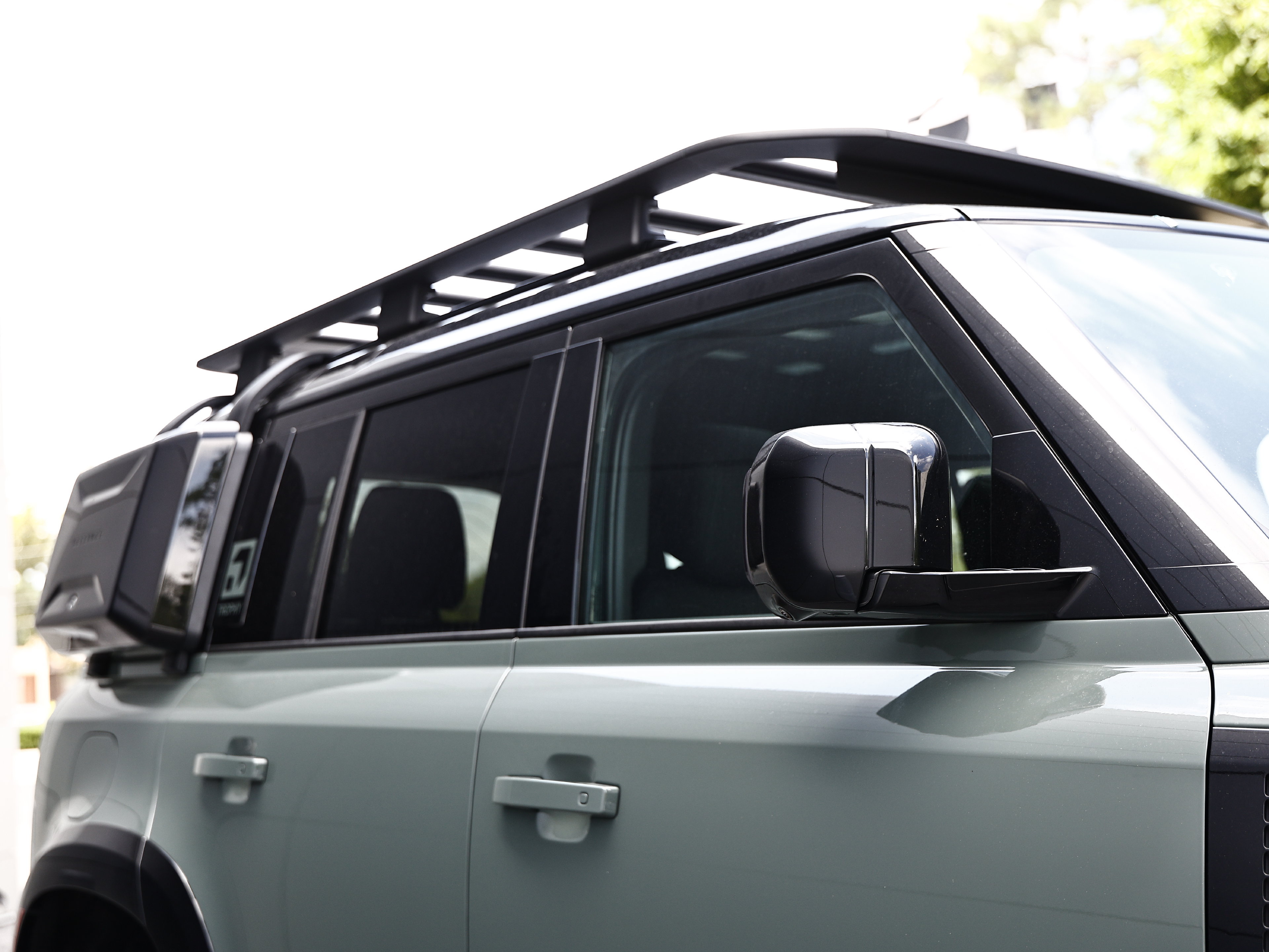 New 2026 Land Rover Defender 110 AWD/4WD image 17