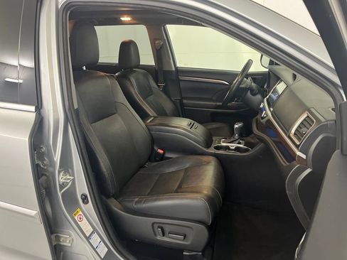 Used 2015 Toyota Highlander Limited Platinum image 22