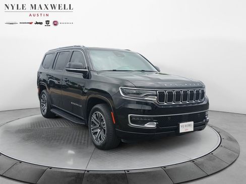 Used 2023 Jeep Wagoneer 4WD w/ Premium Group I image 2