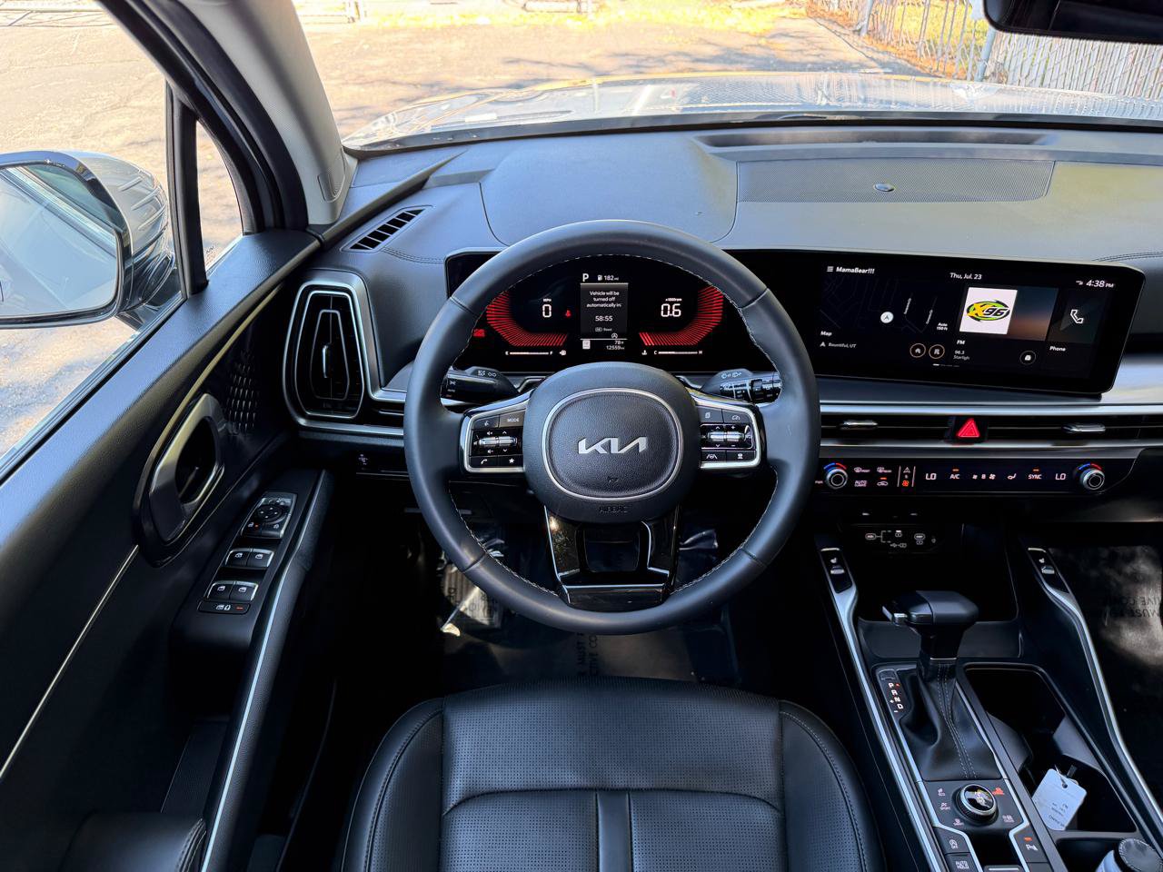 Used 2025 Kia Sorento S w/ Panoramic Sunroof Package AWD/4WD image 3