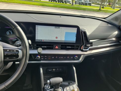 Used 2025 Kia Sportage EX w/ Premium Package FWD image 19