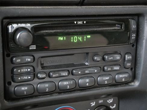 Used 2003 Ford Ranger XLT image 10