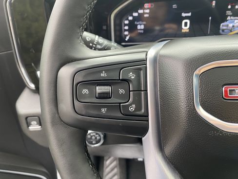 Used 2025 GMC Sierra 2500 SLT image 21