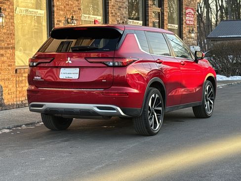 Used 2022 Mitsubishi Outlander SE image 5