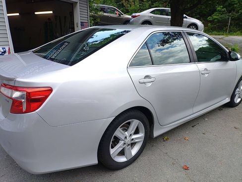 Used 2012 Toyota Camry SE FWD image 9