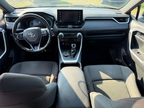 Used 2021 Toyota RAV4 SE w/ Weather & Moonroof Package AWD/4WD image 17