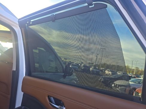 New 2025 Nissan Pathfinder Platinum image 36