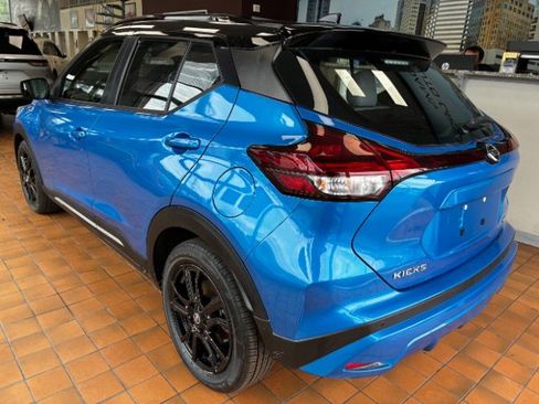 Used 2021 Nissan Kicks SR w/ SR Premium Package FWD image 7