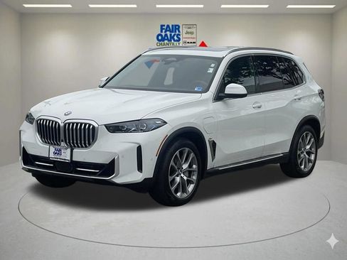 Used 2025 BMW X5 xDrive50e AWD/4WD image 2