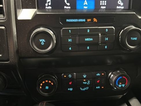 Used 2019 Ford F150 XLT w/ Equipment Group 302A Luxury AWD/4WD image 19