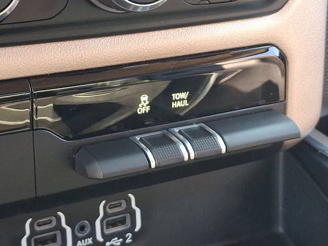 Used 2021 RAM 1500 Laramie AWD/4WD image 16