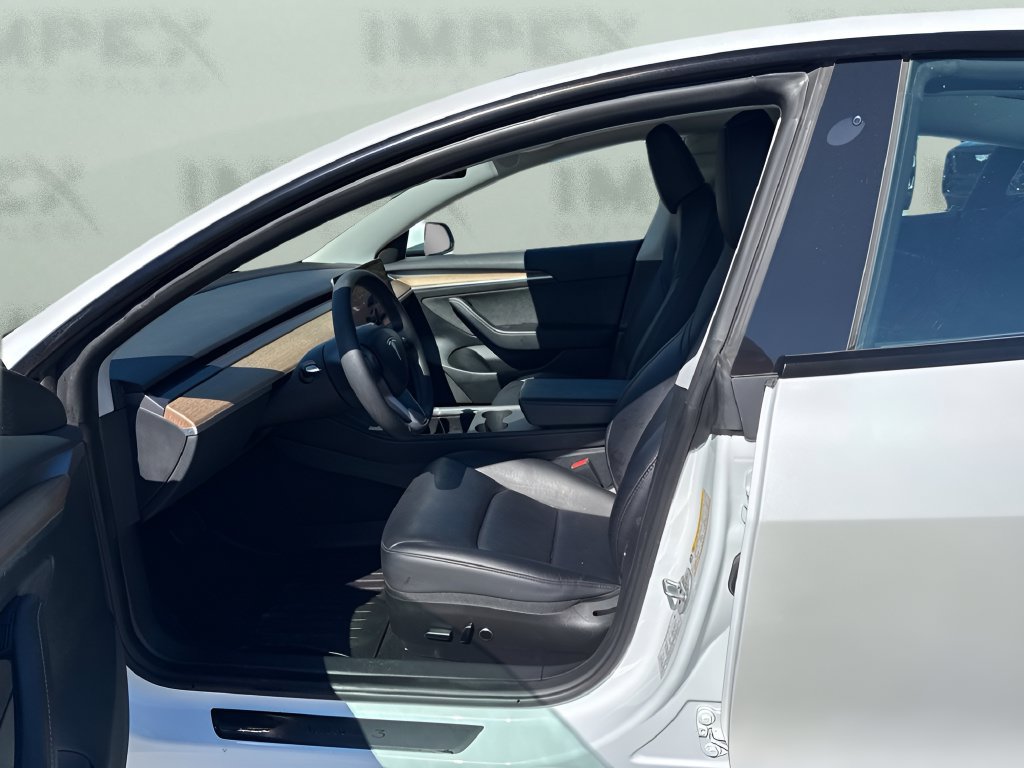 Used 2023 Tesla Model 3 Standard Range RWD image 9