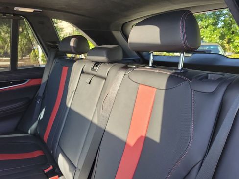 Used 2018 BMW X5 M image 15