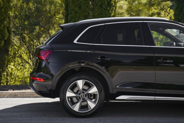 Used 2023 Audi Q5 2.0T Premium Plus w/ Premium Plus Package AWD/4WD image 8