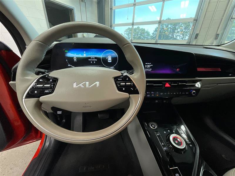 Used 2023 Kia Niro Wind w/ Wind Preserve Package FWD image 14