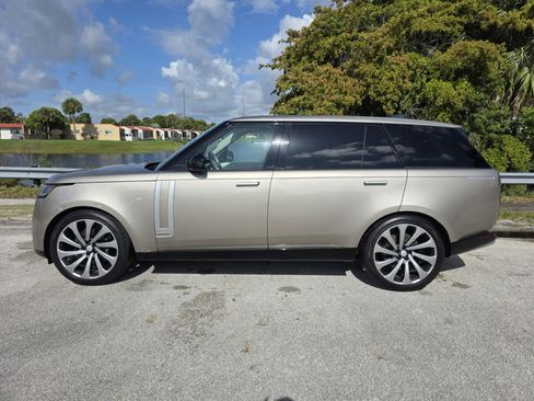 Used 2024 Land Rover Range Rover Long Wheelbase Autobiography AWD/4WD image 7